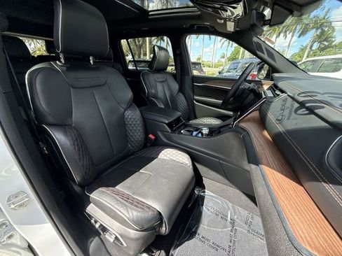 Used 2023 Jeep Grand Cherokee L Summit w/ Luxury Tech Group V image 27