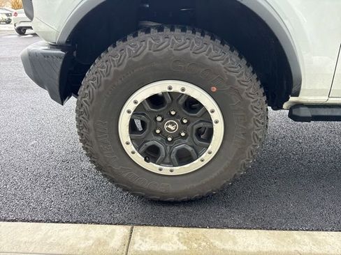 Used 2023 Ford Bronco Big Bend w/ Sasquatch Package image 8