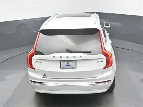 Used 2023 Volvo XC90 B5 Plus image 48
