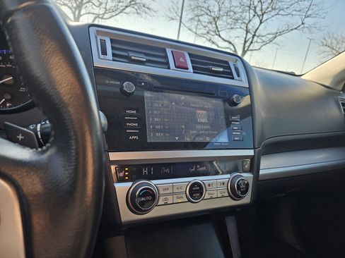 Used 2015 Subaru Legacy 2.5i Premium w/ Moonroof Package image 12