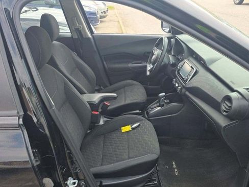 Used 2022 Nissan Kicks S FWD image 4