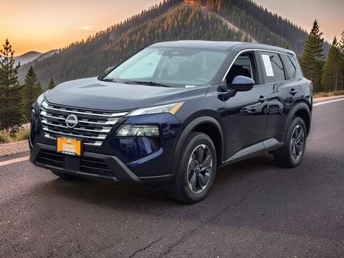 Used 2025 Nissan Rogue SV FWD image 4