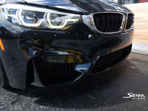 Used 2018 BMW M4 Convertible image 15