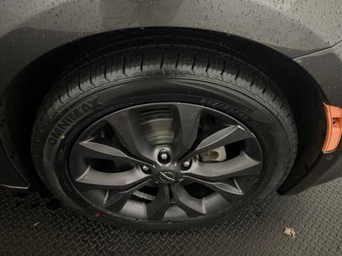 Used 2019 Chrysler Pacifica Touring Plus w/ Advanced Safetytec Group image 12