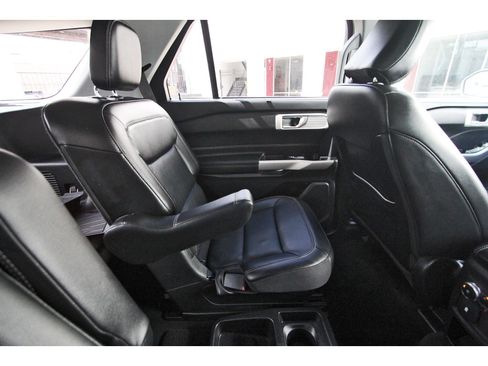 Used 2021 Ford Explorer Limited w/ Hybrid Equipment Group 310A RWD image 13