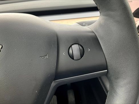 Used 2024 Tesla Model Y Long Range AWD/4WD image 12