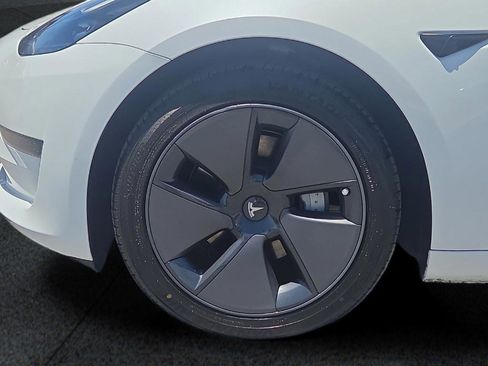Used 2023 Tesla Model 3 Standard Range RWD image 19