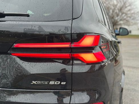 New 2026 BMW X5 xDrive50e w/ Executive Package image 12