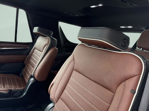 Used 2024 GMC Yukon Denali Ultimate image 15