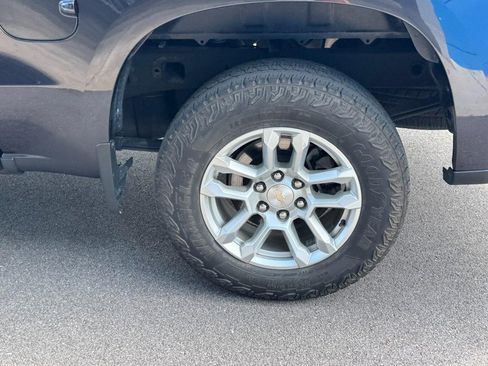 Used 2023 Chevrolet Silverado 1500 LT AWD/4WD image 7