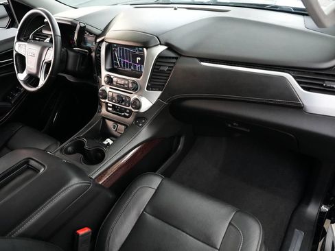 Used 2020 GMC Yukon XL SLT w/ Open Road Package AWD/4WD image 39