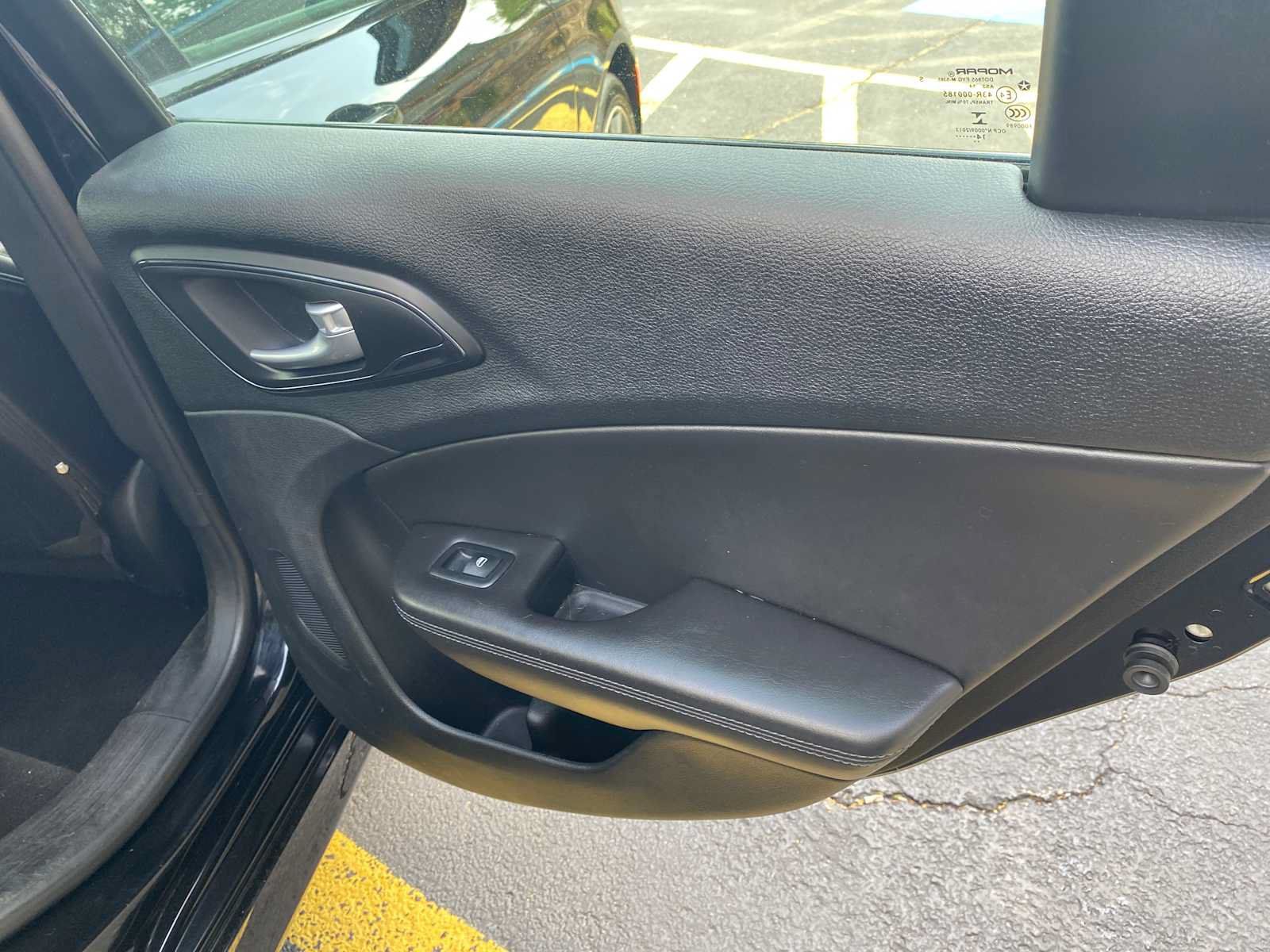 Used 2015 Chrysler 200 S FWD image 32
