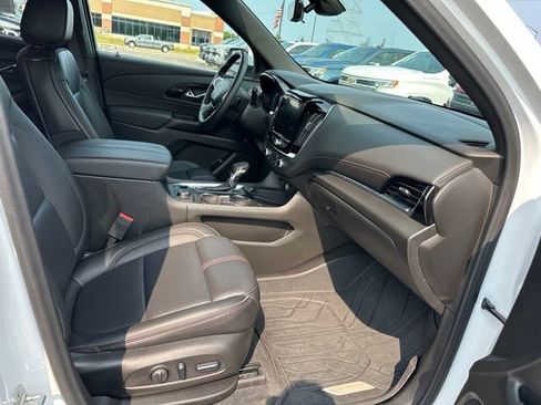 Used 2023 Chevrolet Traverse RS w/ LPO, Floor Liner Package AWD/4WD image 32