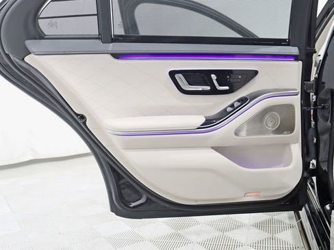 Used 2023 Mercedes-Benz S 580 S 580 image 37