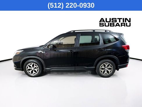 Used 2023 Subaru Forester Premium image 5