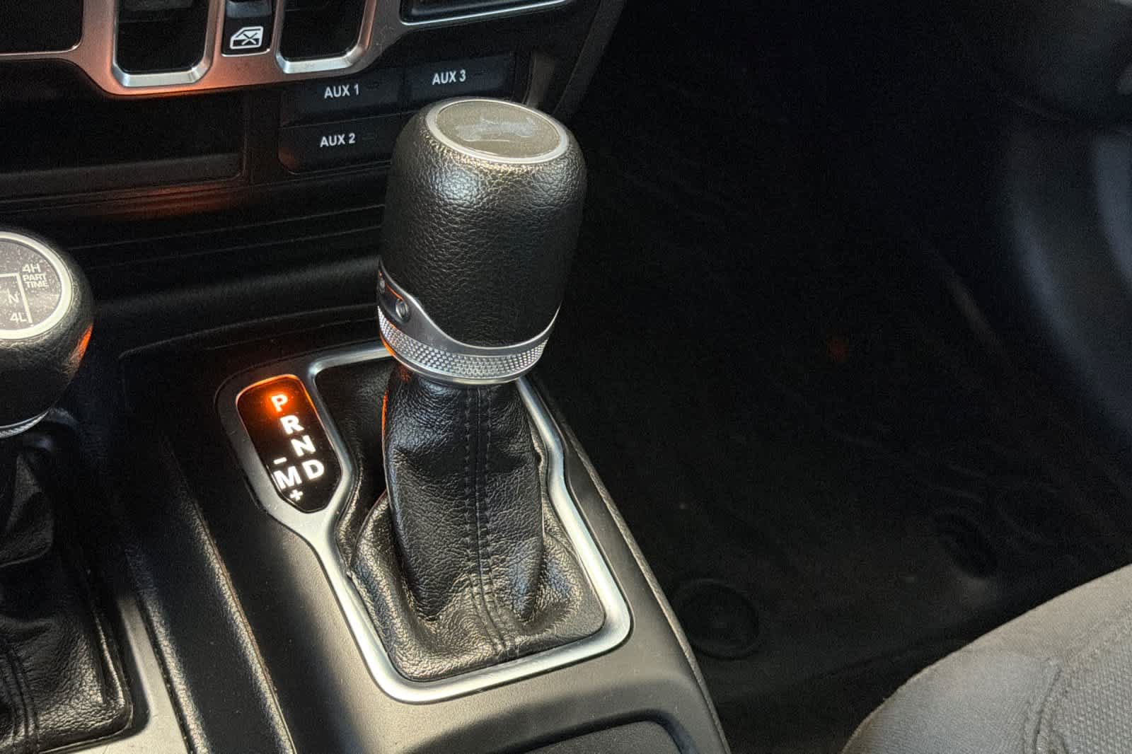 Used 2023 Jeep Wrangler Unlimited AWD/4WD image 23