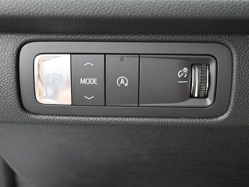 New 2025 Chevrolet Traverse High Country FWD image 37