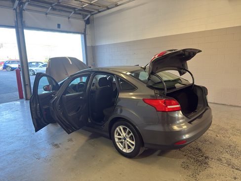 Used 2015 Ford Focus SE FWD image 10