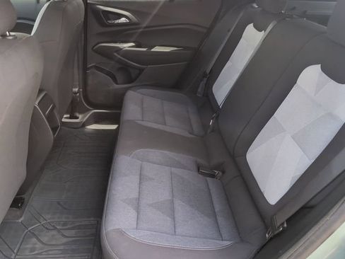 Certified 2024 Chevrolet Trax RS FWD image 21