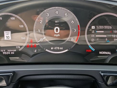 Certified 2025 Porsche Cayenne Coupe image 17