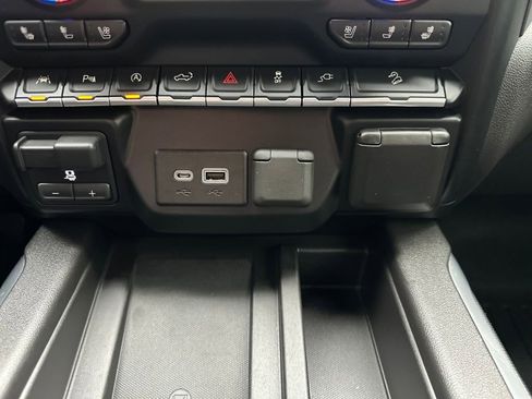 Used 2019 GMC Sierra 1500 AT4 w/ AT4 Premium Package AWD/4WD image 5
