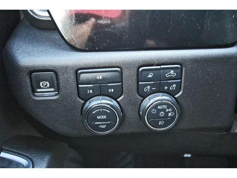 Used 2024 Chevrolet Silverado 2500 LT AWD/4WD image 19
