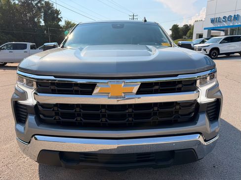 Used 2025 Chevrolet Silverado 1500 LT RWD image 2