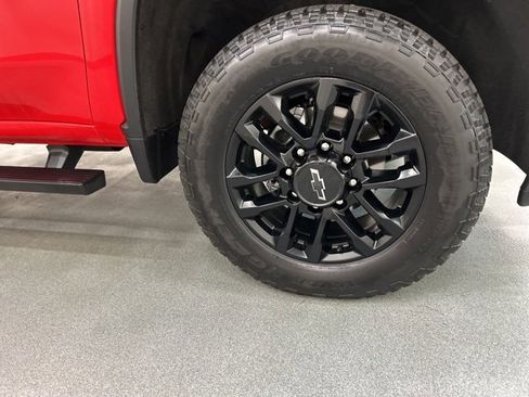 Used 2025 Chevrolet Silverado 2500 LT image 32