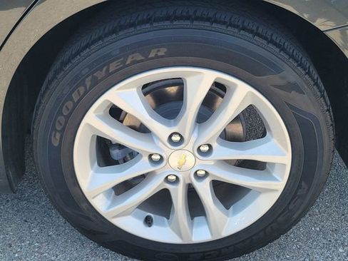 Used 2018 Chevrolet Malibu LT FWD image 8