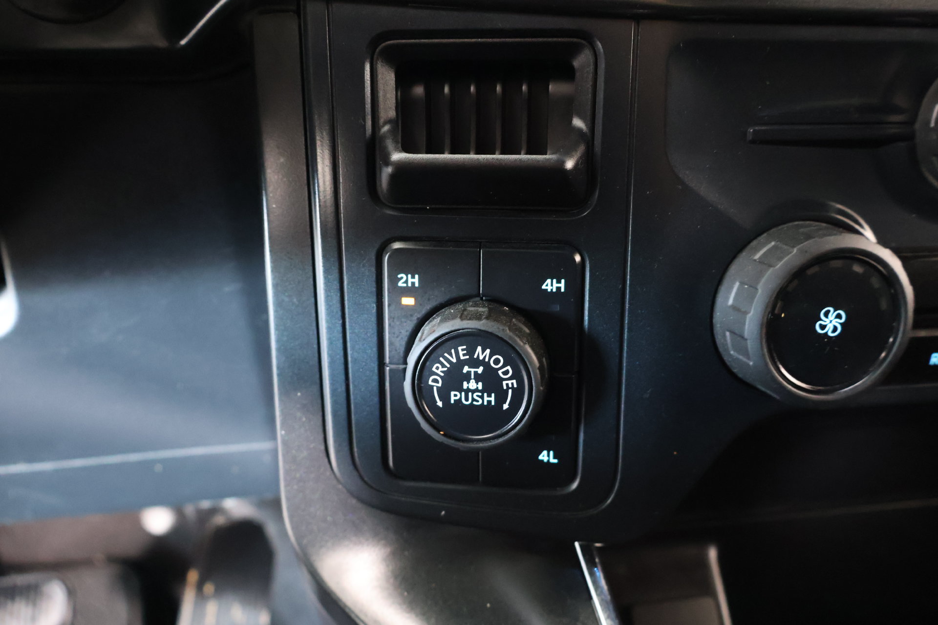 Used 2025 Ford F150 STX AWD/4WD image 7