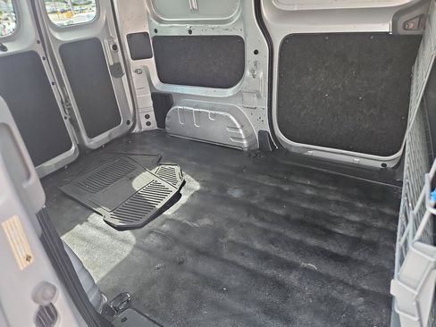 Used 2014 Nissan NV200 SV w/ Exterior Appearance Package FWD image 18
