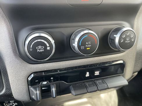 Used 2021 RAM 3500 Tradesman w/ Chrome Appearance Group AWD/4WD image 18