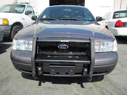 Used 2011 Ford Crown Victoria Police Interceptor w/ Radio Suppression Pkg image 2