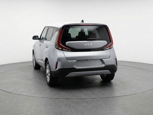 Used 2025 Kia Soul LX w/ LX Technology Package FWD image 7