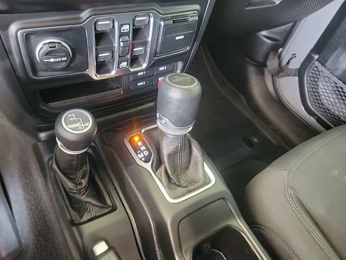 Used 2021 Jeep Gladiator Sport AWD/4WD image 22