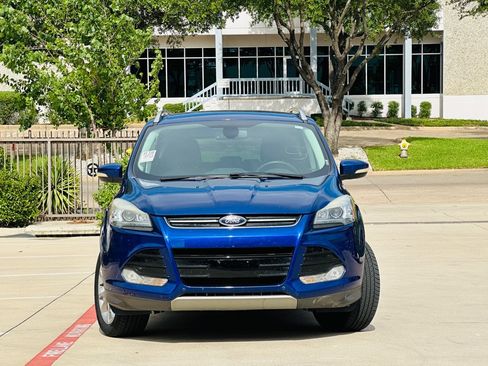 Used 2015 Ford Escape Titanium w/ Equipment Group 301A FWD image 2