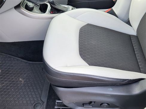 Used 2017 Jeep Compass Latitude w/ Popular Equipment Group image 8