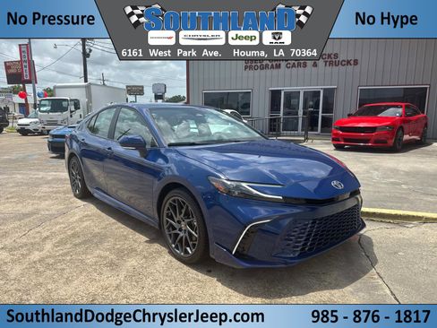 Used 2025 Toyota Camry XSE image 1
