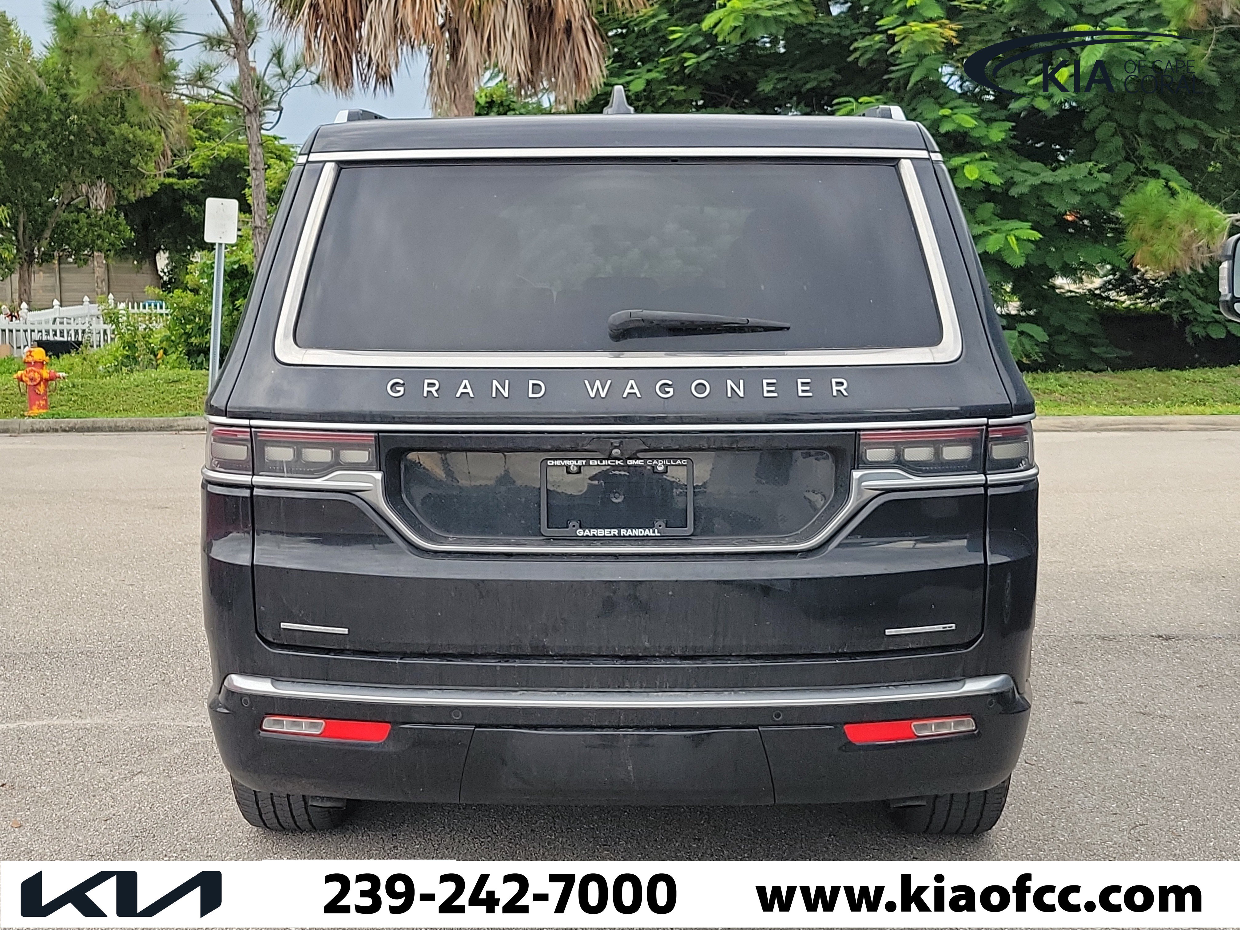 Used 2022 Jeep Grand Wagoneer Series I AWD/4WD image 5