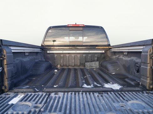 Used 2023 Nissan Frontier SV w/ SV Convenience Package image 32