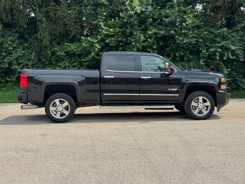Used 2016 Chevrolet Silverado 2500 LTZ w/ Duramax Plus Package AWD/4WD image 4