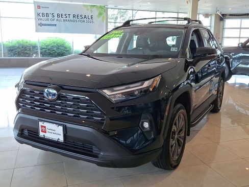 Certified 2023 Toyota RAV4 XLE Premium image 3