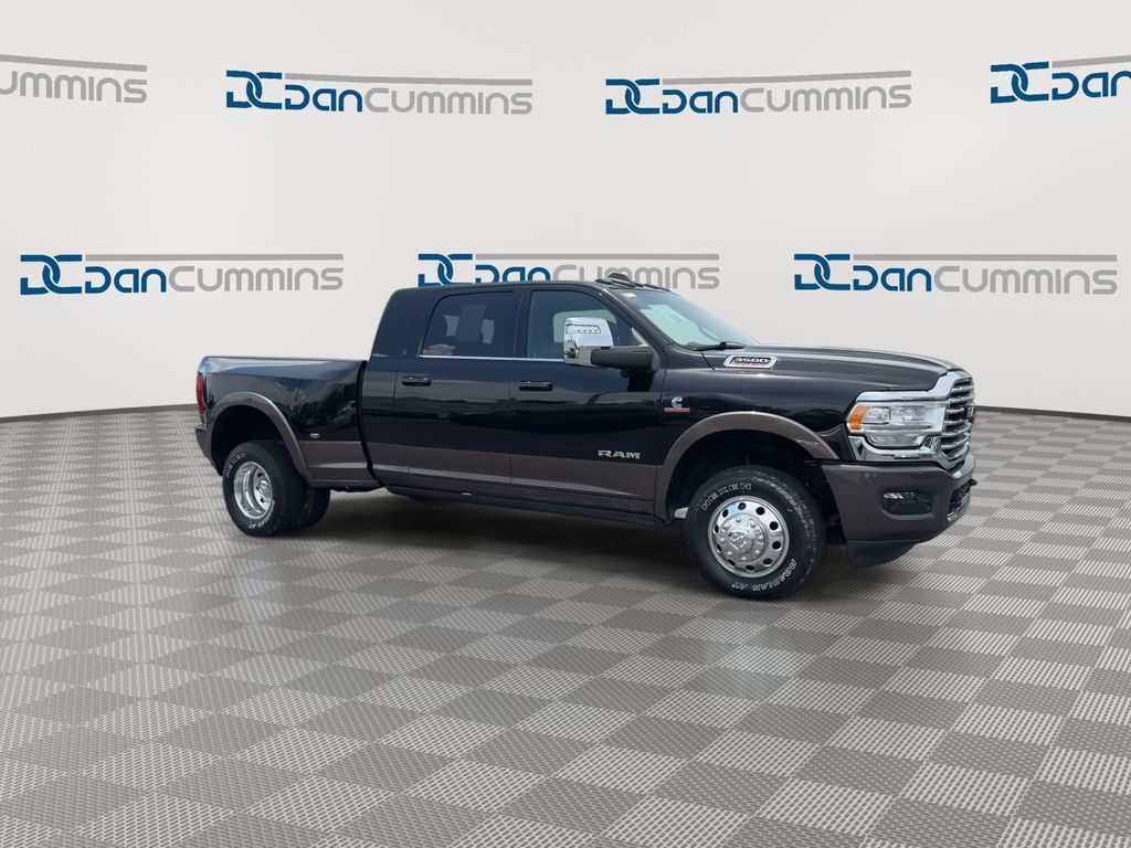 Used 2024 RAM 3500 Limited w/ Towing Technology Group AWD/4WD image 2