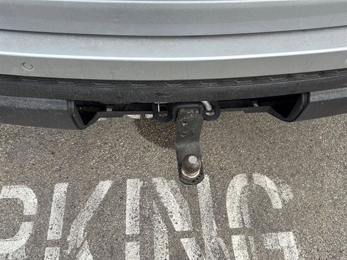 Used 2024 Jeep Grand Cherokee Limited w/ Black Appearance Package image 17