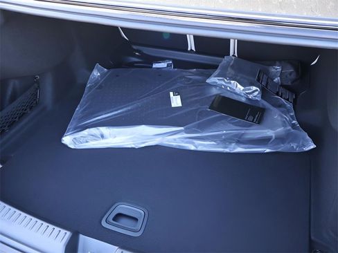 New 2026 Mercedes-Benz E 350 4MATIC Sedan image 10