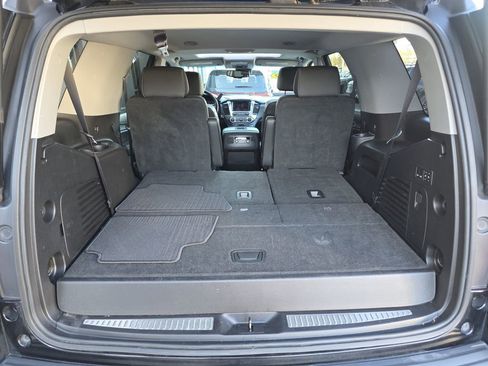 Used 2019 Chevrolet Tahoe LT w/ LT Signature Package image 18