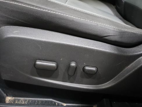 Used 2018 Ford Escape SE image 12