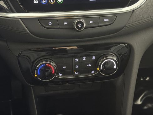 Used 2023 Buick Encore GX Preferred w/ Cold Weather Comfort Package image 21