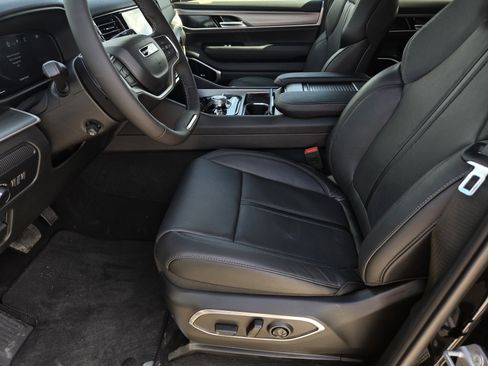 New 2026 Jeep Grand Wagoneer Limited AWD/4WD image 15