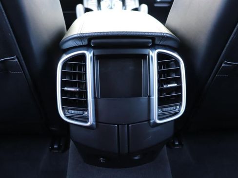 Used 2018 Porsche Cayenne Platinum Edition w/ Premium Package image 70